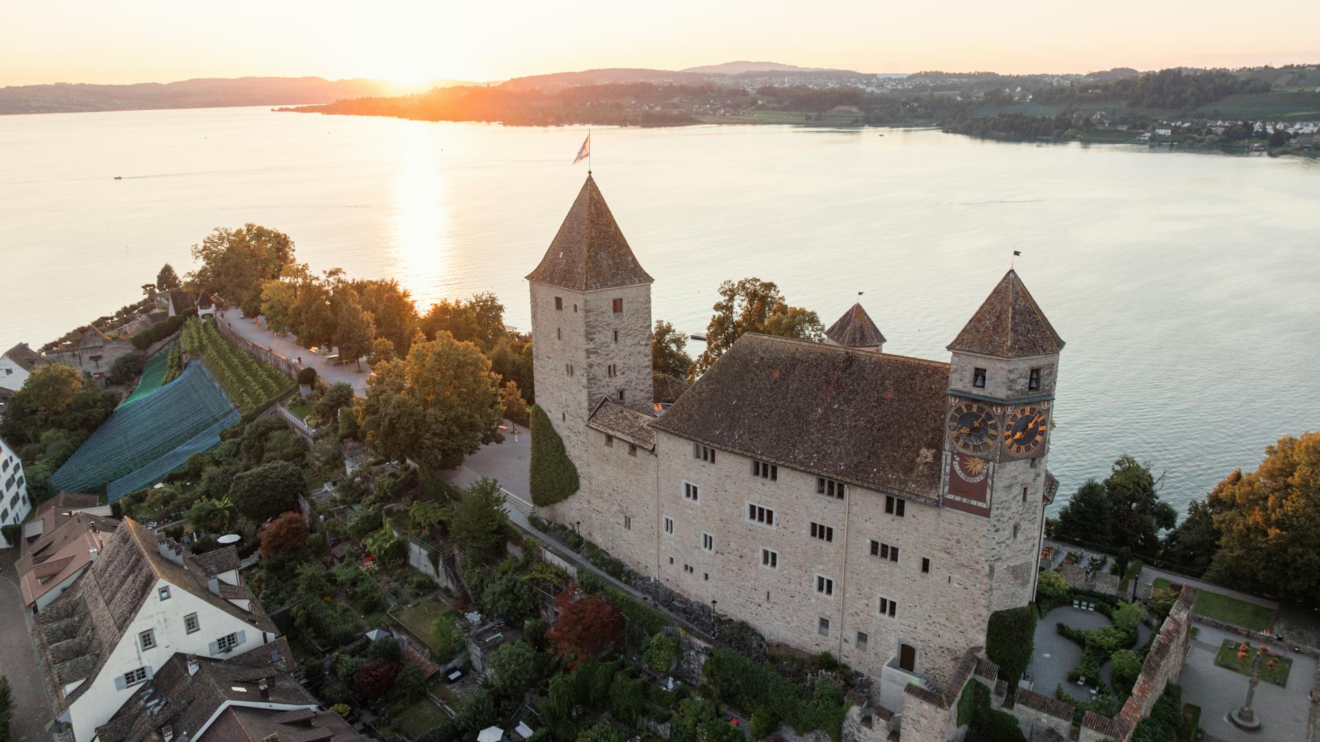 Schloss Rapperswil im Sonnenuntergang