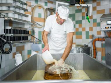 Zur Werkstatt an der Gleistribüne, Käse-Werkstatt
